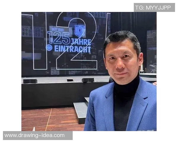 足球明星杨晨的居住地揭秘及其生活方式探讨